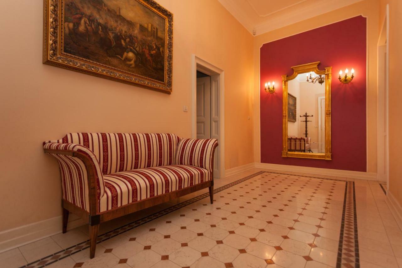 Filip'S Palace Luxurious Apartment Ljubljana Bagian luar foto