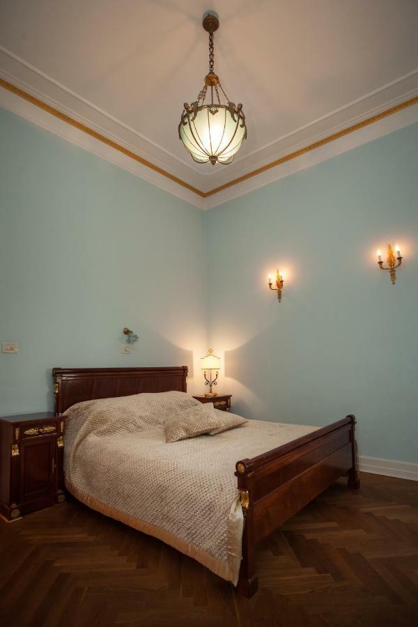 Filip'S Palace Luxurious Apartment Ljubljana Bagian luar foto
