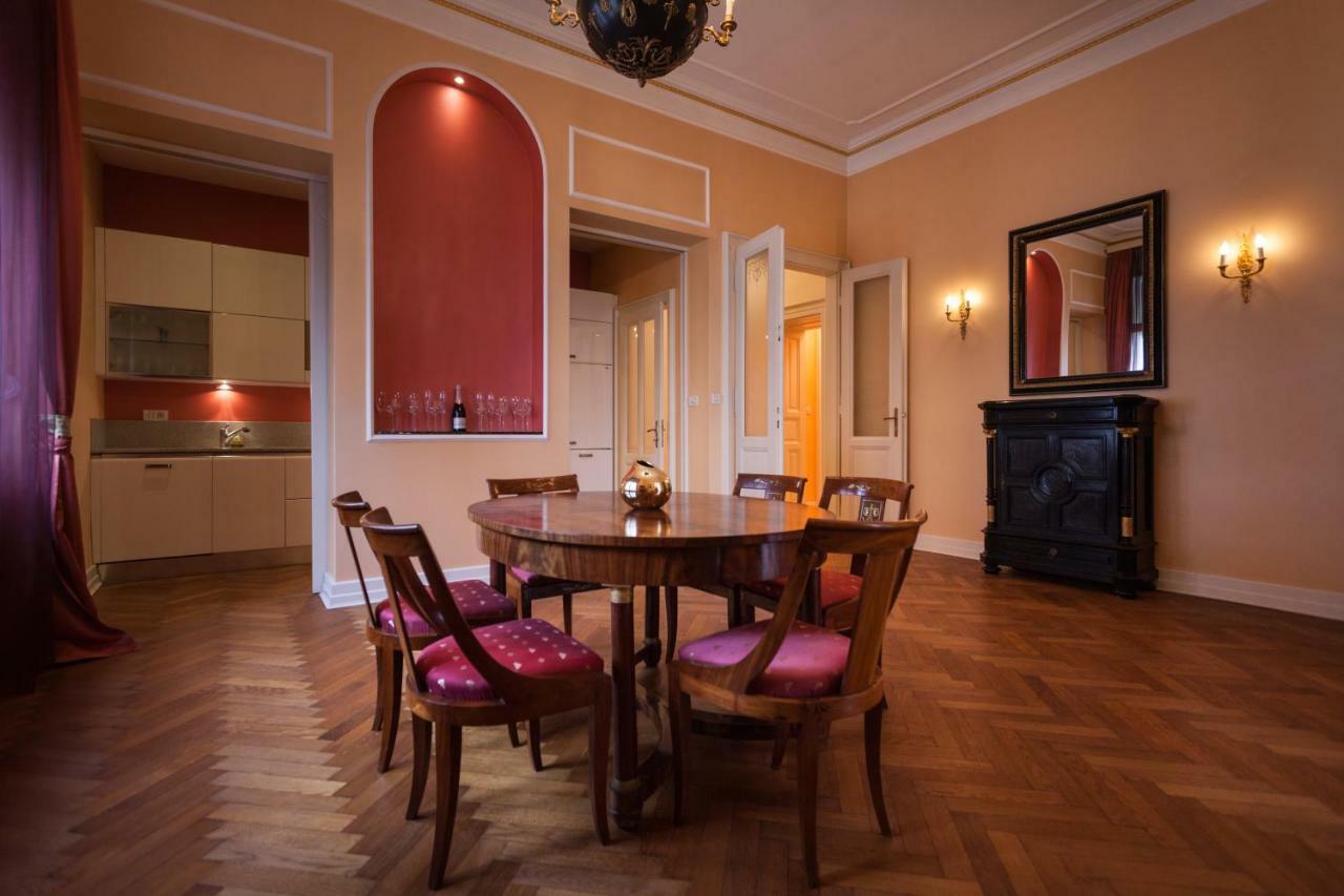 Filip'S Palace Luxurious Apartment Ljubljana Bagian luar foto
