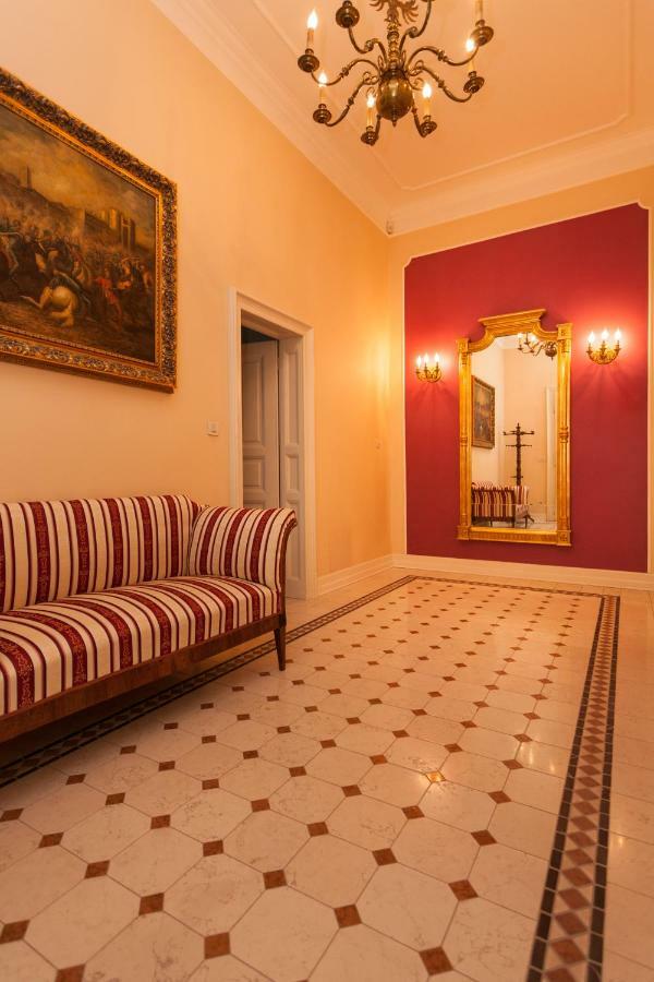 Filip'S Palace Luxurious Apartment Ljubljana Bagian luar foto