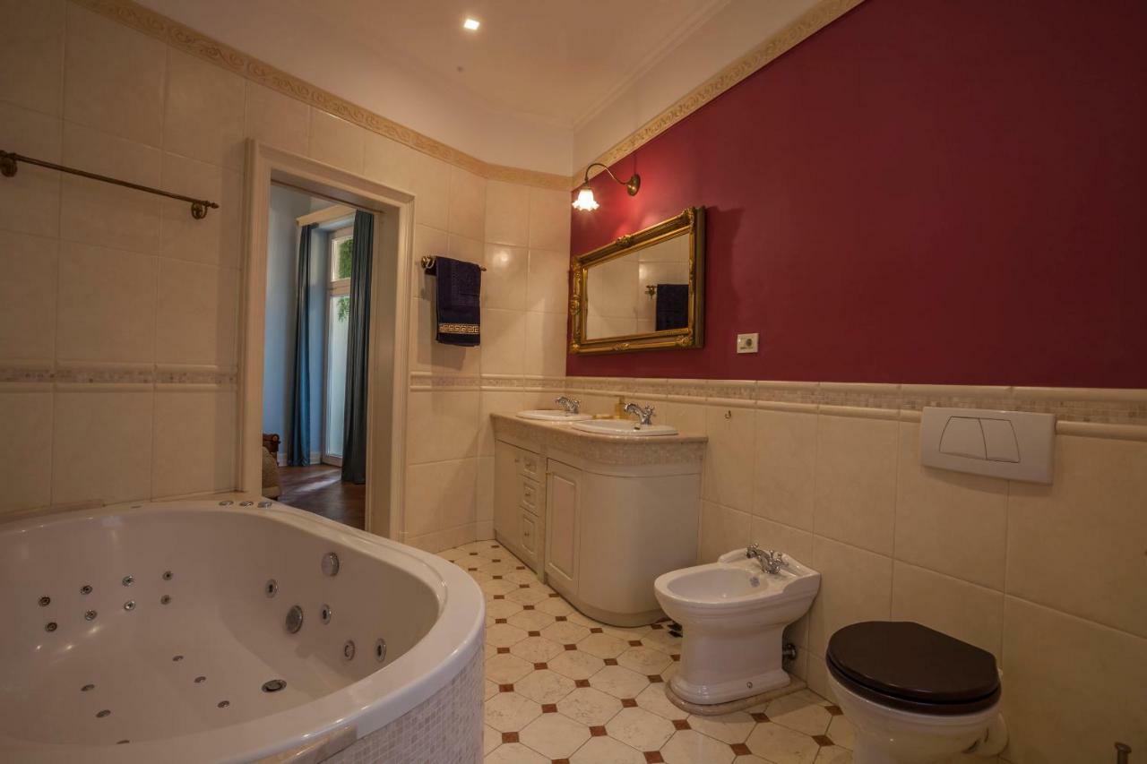 Filip'S Palace Luxurious Apartment Ljubljana Bagian luar foto