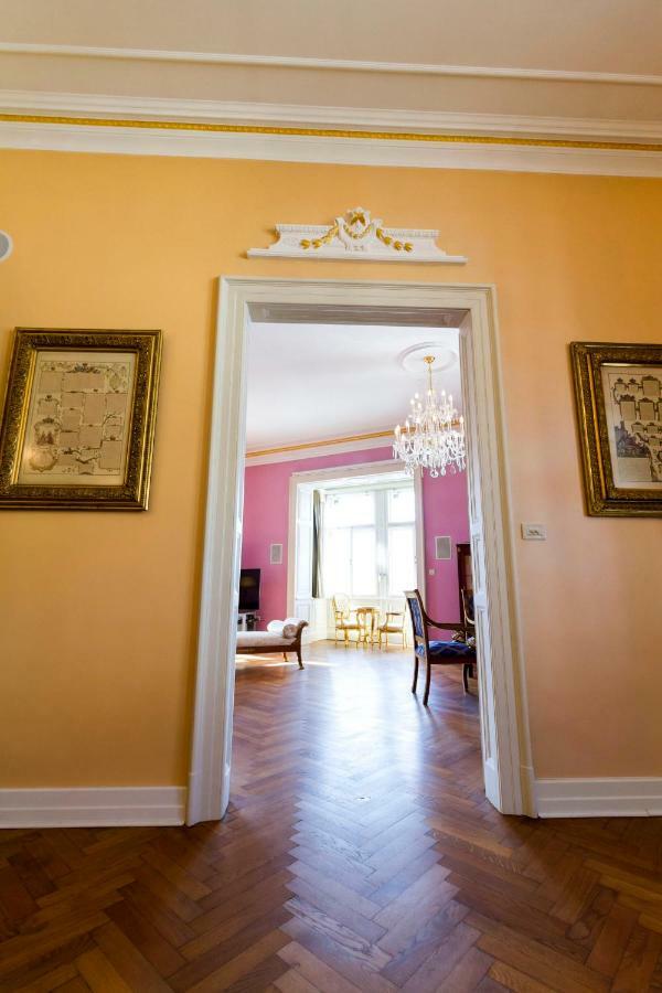 Filip'S Palace Luxurious Apartment Ljubljana Bagian luar foto