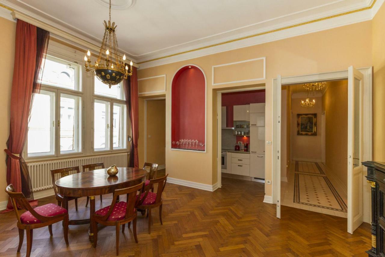 Filip'S Palace Luxurious Apartment Ljubljana Bagian luar foto