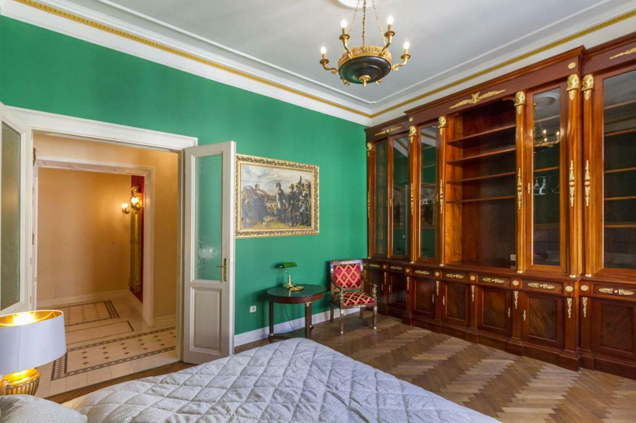 Filip'S Palace Luxurious Apartment Ljubljana Bagian luar foto